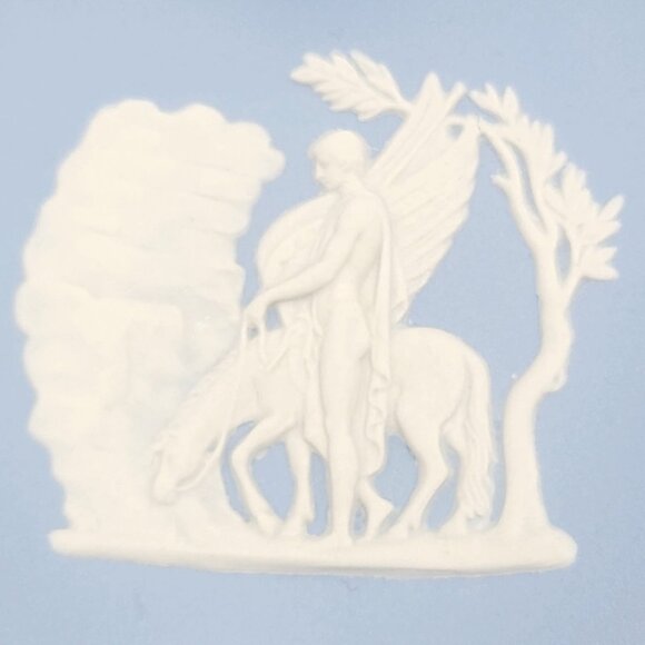 Wedgwood Heart Trinket Dish Blue & White Jasperware Made In England - Picture 3 of 8